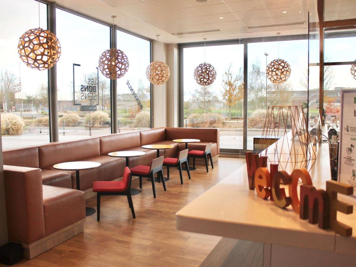 Ibis Styles Guyancourt Versailles Exteriör bild