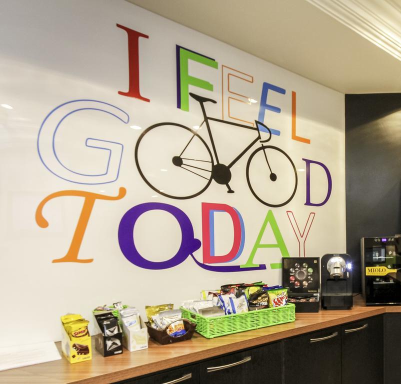 Ibis Styles Guyancourt Versailles Exteriör bild