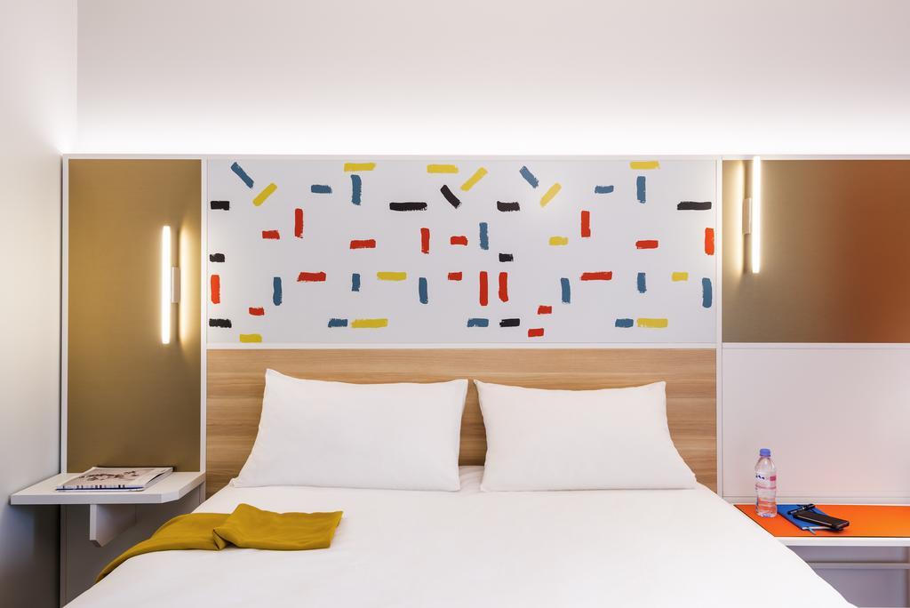 Ibis Styles Guyancourt Versailles Exteriör bild