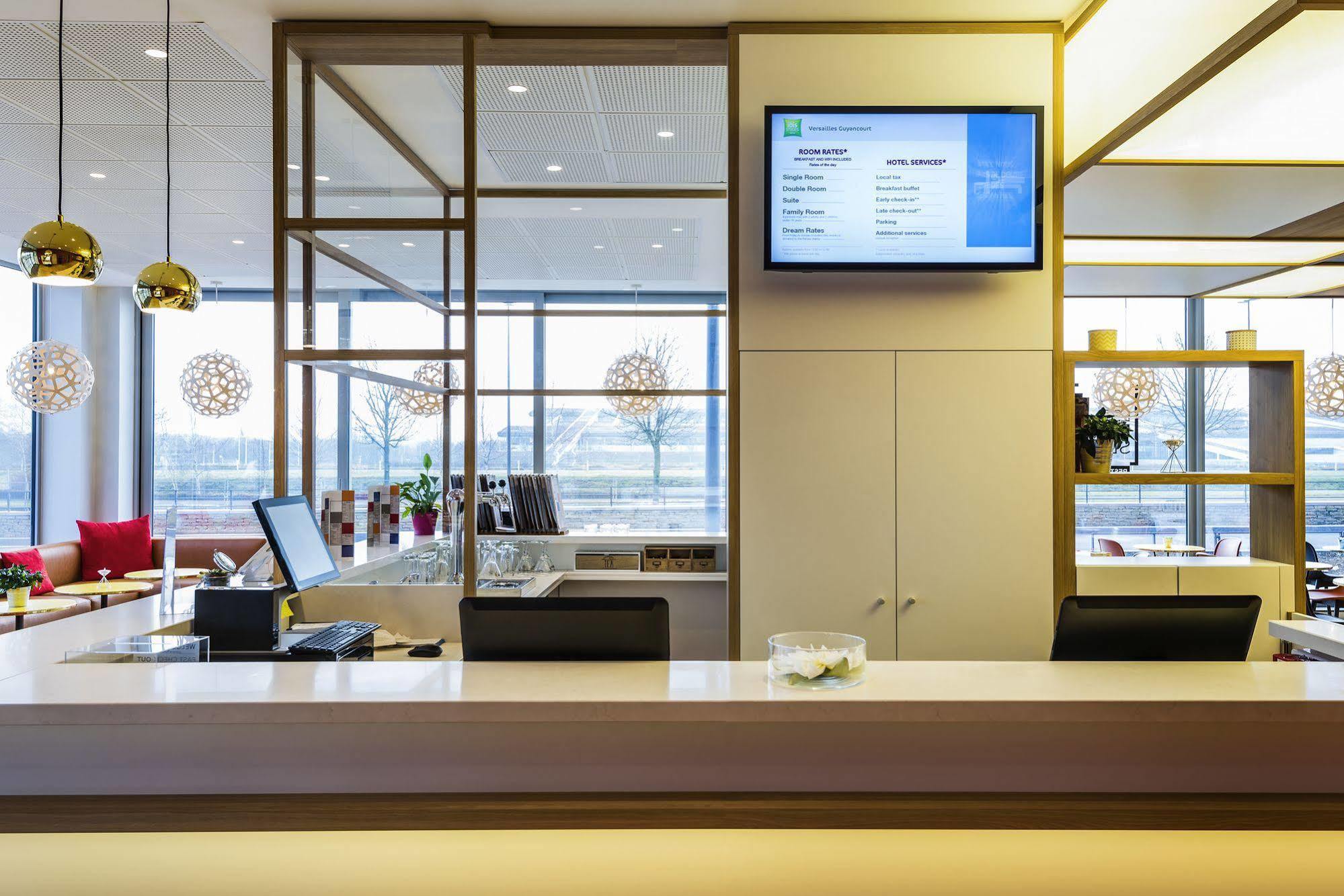 Ibis Styles Guyancourt Versailles Exteriör bild