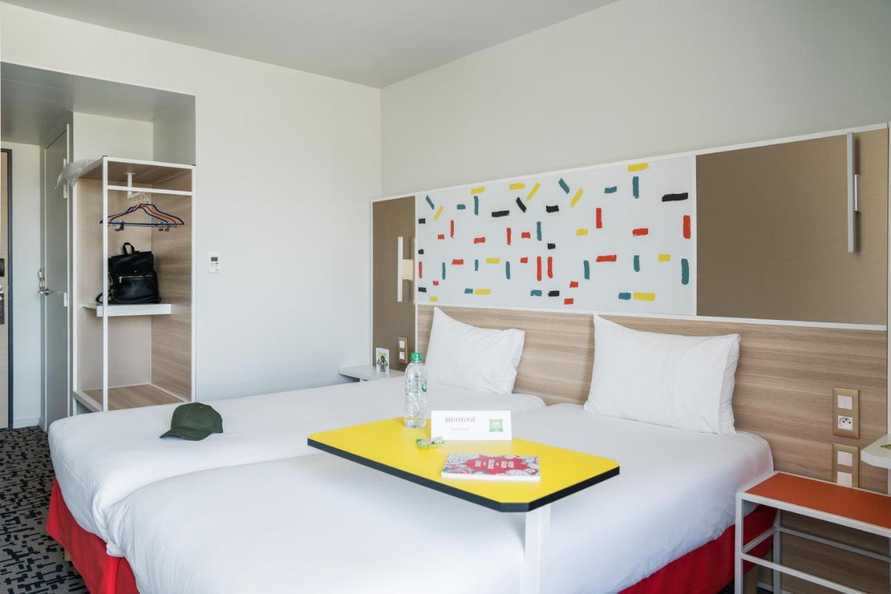 Ibis Styles Guyancourt Versailles Exteriör bild