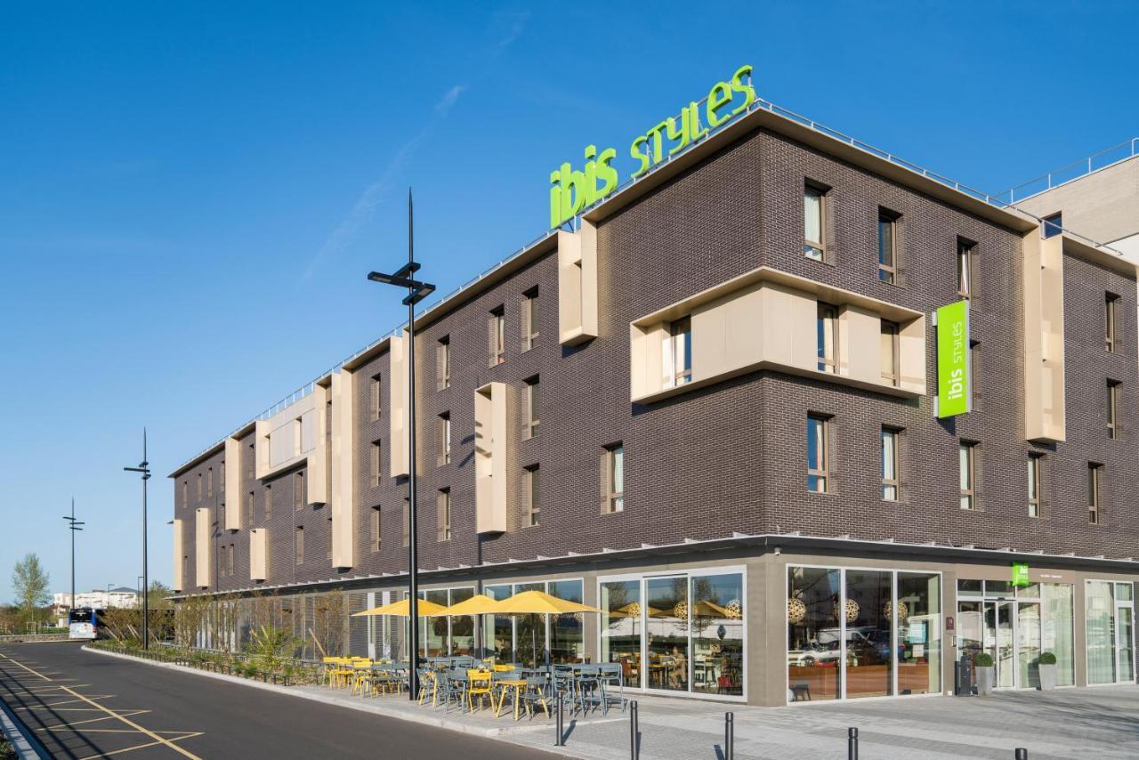 Ibis Styles Guyancourt Versailles Exteriör bild
