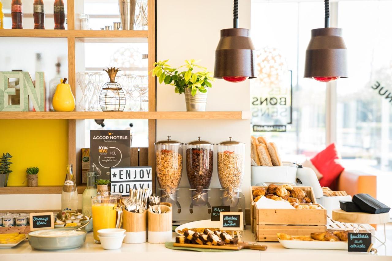 Ibis Styles Guyancourt Versailles Exteriör bild