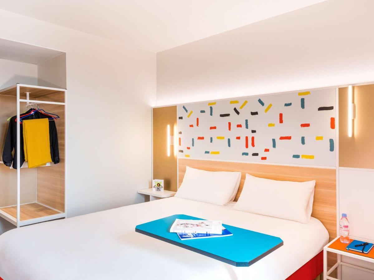Ibis Styles Guyancourt Versailles Exteriör bild